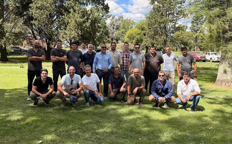 Reunión del CREA digital Aplicaciones Selectivas en la empresa Don Osvaldo S.A,