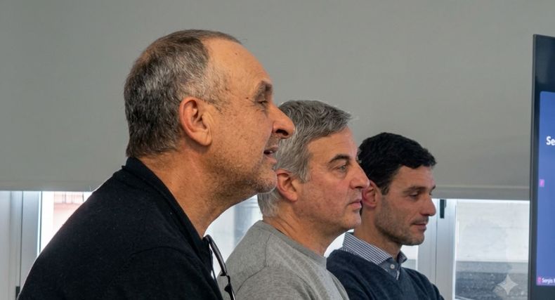 Fernando Martino, Sergio Garbaccio (en el centro) y Martín Dorronsoro