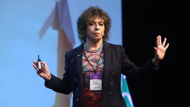 Raquel Sastre es doctora en Filosofía por la Universidad de Navarra y doctora en Administración de la UCA.