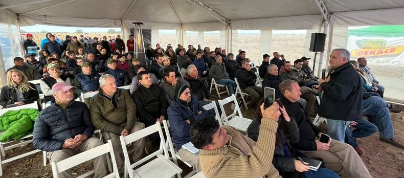 Luis Lanfranconi durante una charla ofrecida en una jornada organizada por la región CREA Semiárida en el establecimiento Las Taguas.