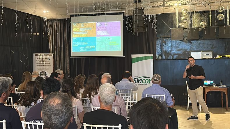 Bessone se refirió a las tendencias globales y nacionales en resistencia antimicrobiana: desafíos y oportunidades para la ganadería regional.