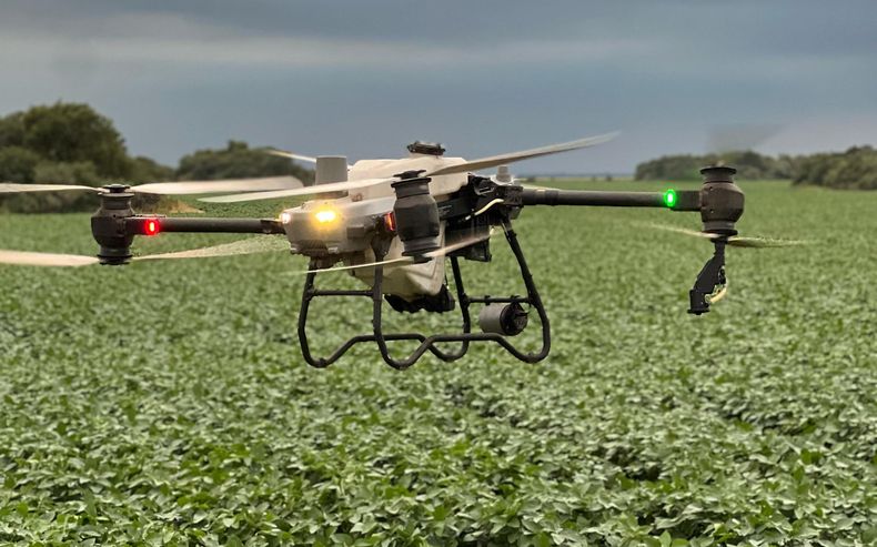 En la última campaña, la empresa realizó cerca de 3500 hectáreas de aplicaciones y fertilizaciones con drones.