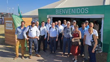 Expoagro: Delegación de empresas alemanas de maquinaria y tecnología e integrantes de la embajada de Alemania.