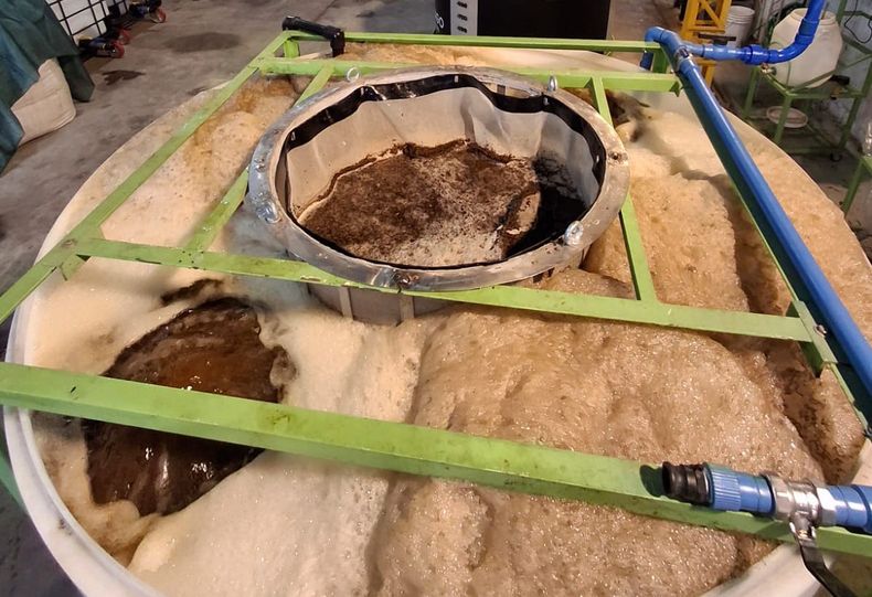 Se utilizan unos 40 kilos de compost para producir alrededor de 1.750 litros de té