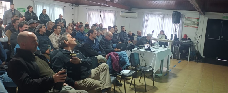 Jornada agrícola de la región CREA Sudeste en la Sociedad Rural de Rauch (Buenos Aires).