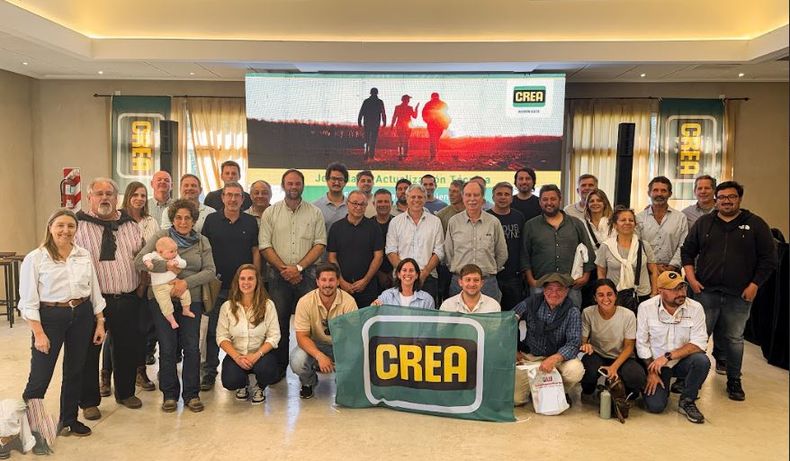 Participantes de la jornada realizada esta semana en la Sociedad Rural de Navarro por la región CREA Este.