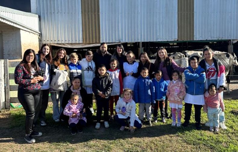Alumnos de la escuela rural Leopoldo Lugones (Córdoba)